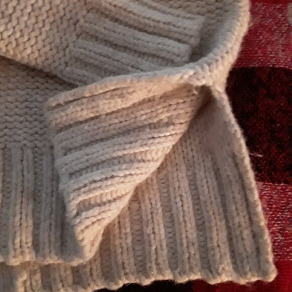 Merino Wool and Alpaca Sweater - Picture 7 of 9